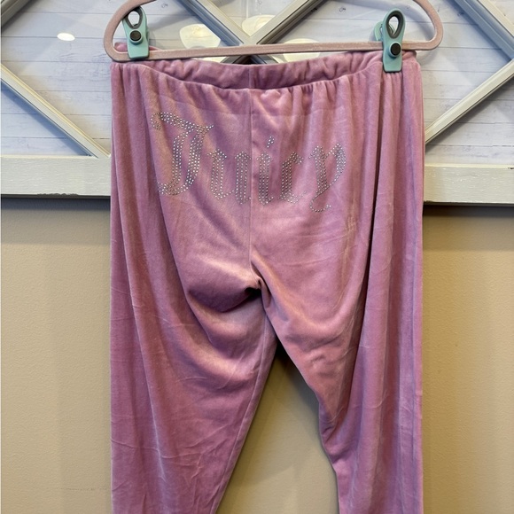 Juicy Couture Pants - Pink‎ Juicy Couture Large velour bottoms joggers